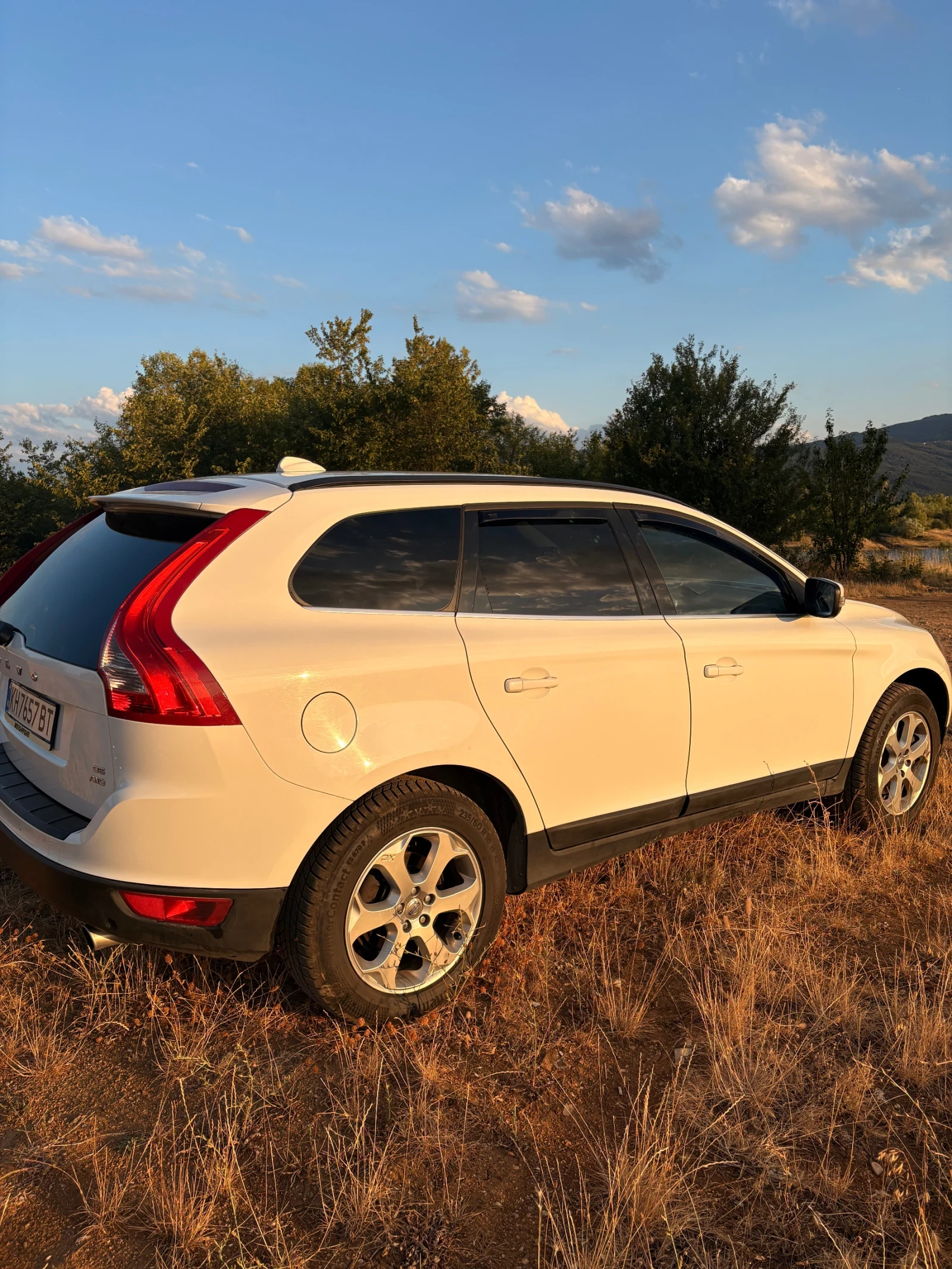 Volvo XC60 D5 AWD 205к.с four-c  адаптивно окачване - изображение 4