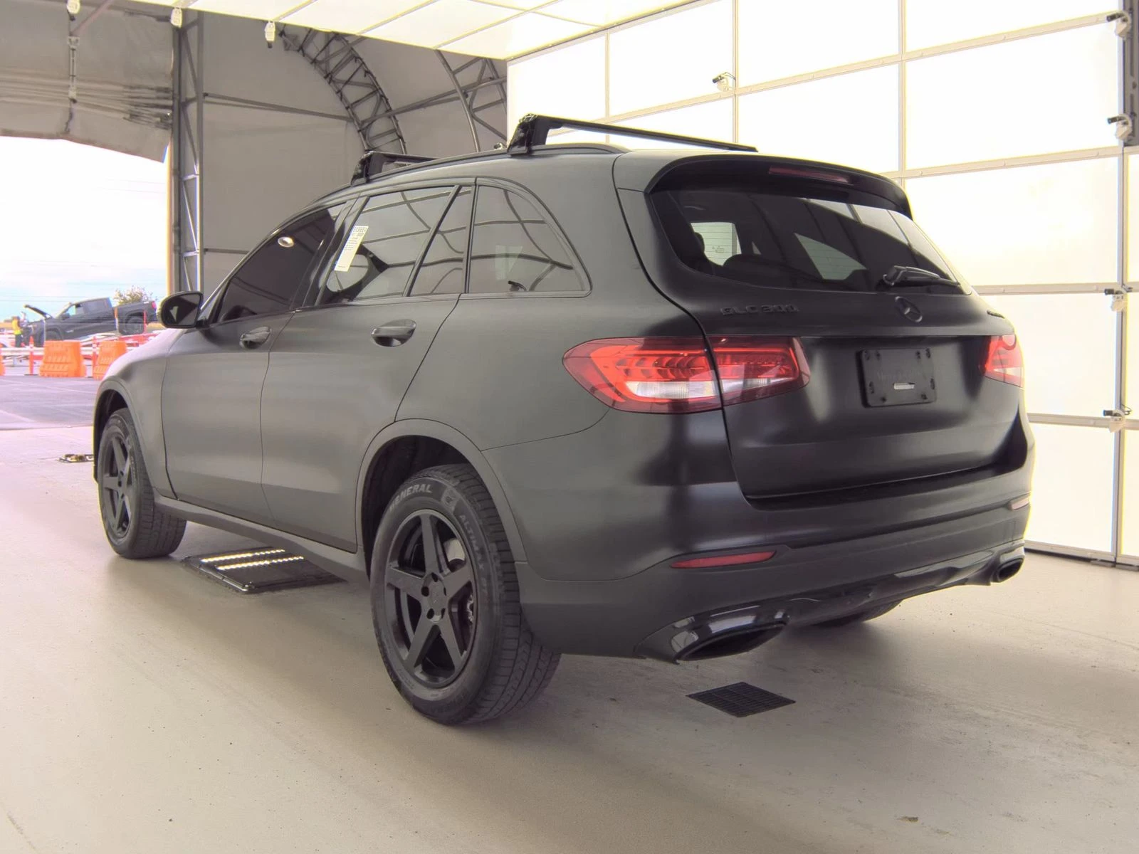 Mercedes-Benz GLC 300 ПОДГРЕВ* КАМЕРА* КЕЙЛЕС* LANE* ASSIST - изображение 4