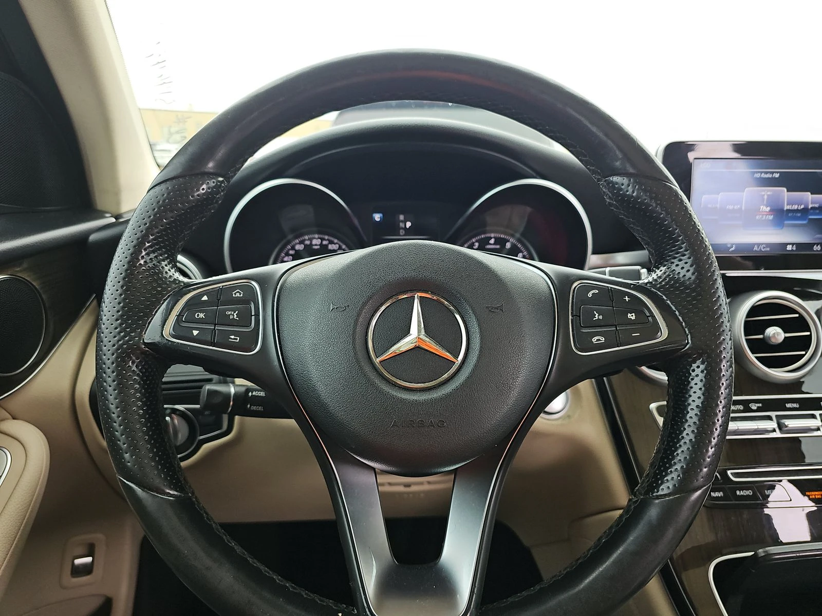 Mercedes-Benz GLC 300 ПОДГРЕВ* КАМЕРА* КЕЙЛЕС* LANE* ASSIST - изображение 8