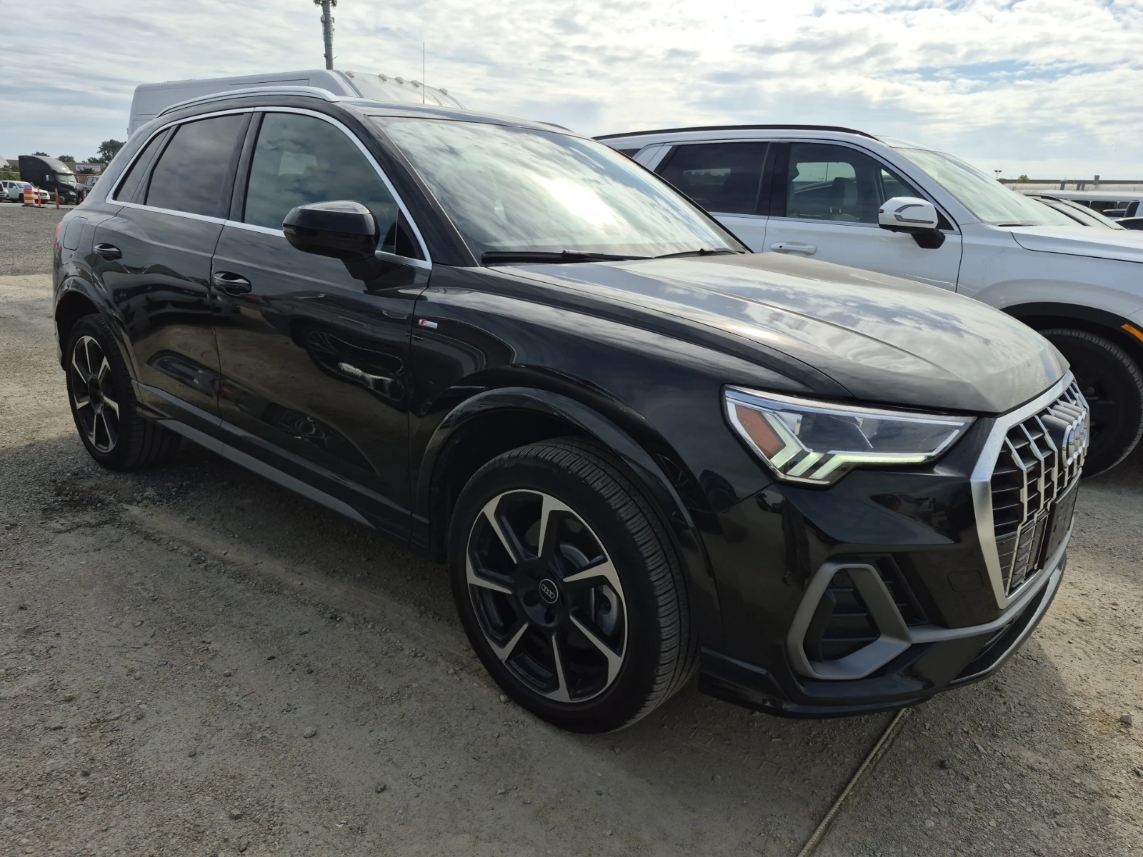 Audi Q3  S line Premium Plus 45 TFSI quattro, снимка 2 - Автомобили и джипове - 54483900