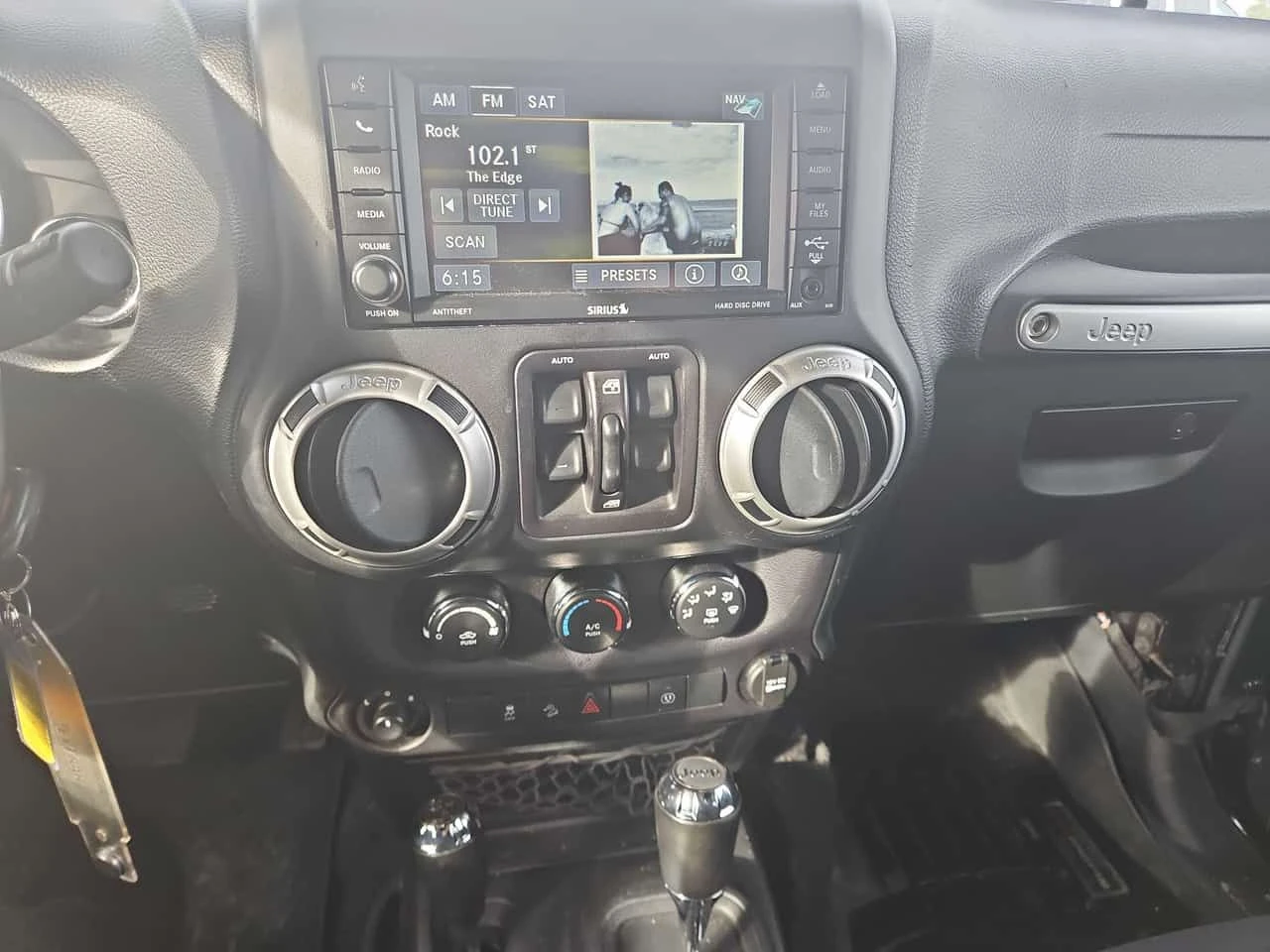 Jeep Wrangler * Sahara * CARFAX * ОТ ПРЕДСТАВИТЕЛСТВО, снимка 9 - Автомобили и джипове - 54938095