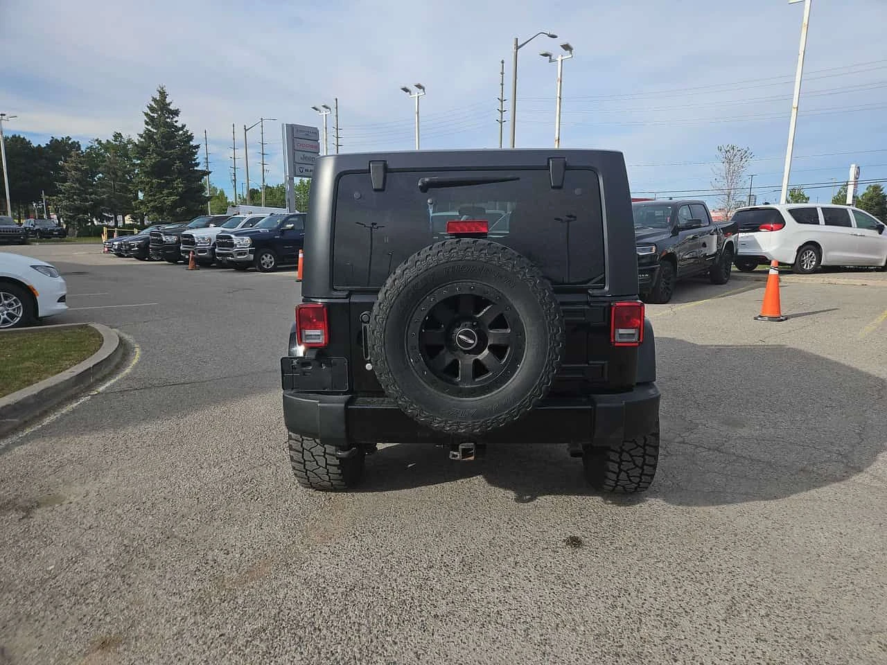 Jeep Wrangler * Sahara * CARFAX * ОТ ПРЕДСТАВИТЕЛСТВО, снимка 4 - Автомобили и джипове - 54938095