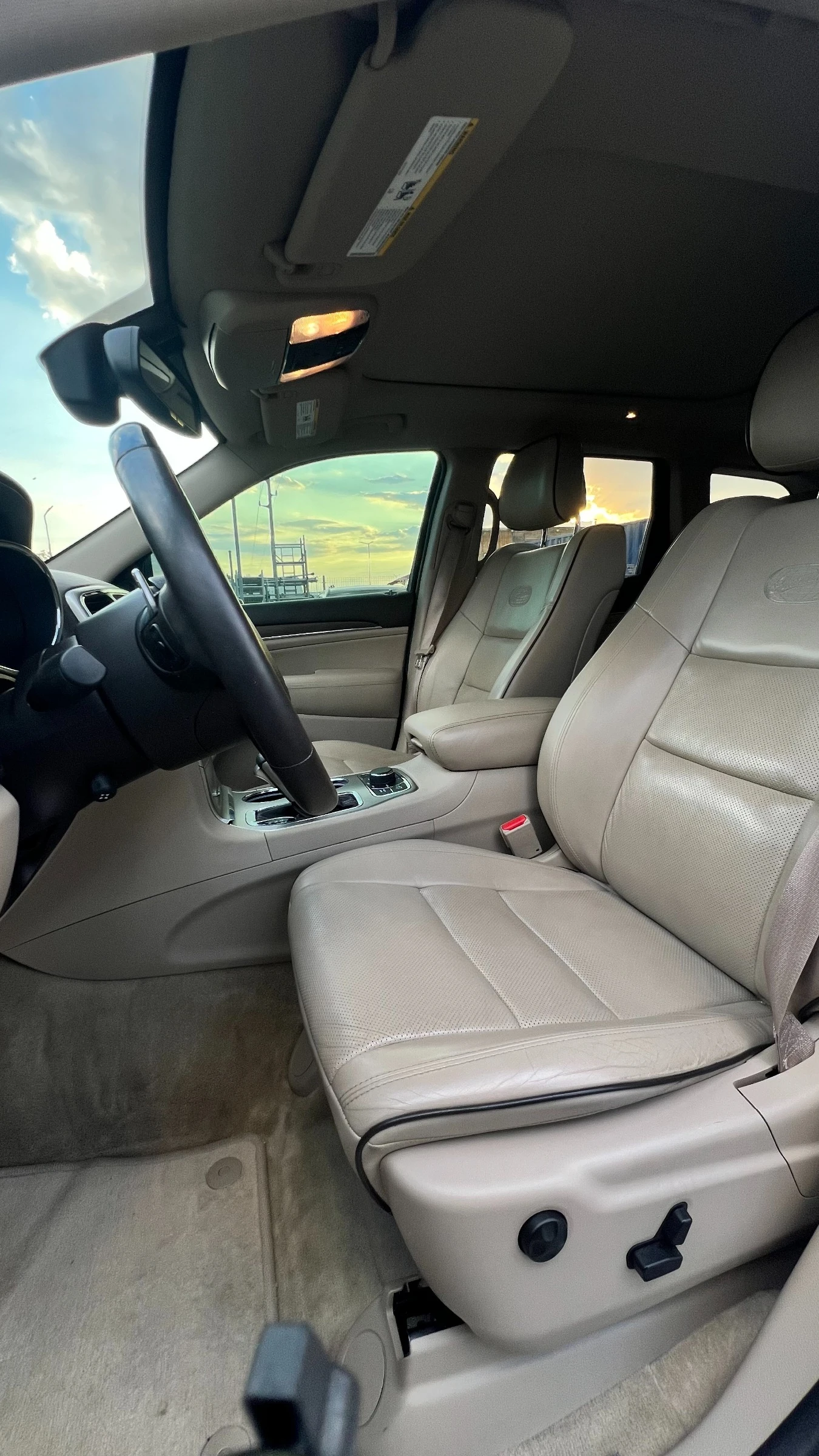 Jeep Grand cherokee OVERLAND, снимка 11 - Автомобили и джипове - 55053162
