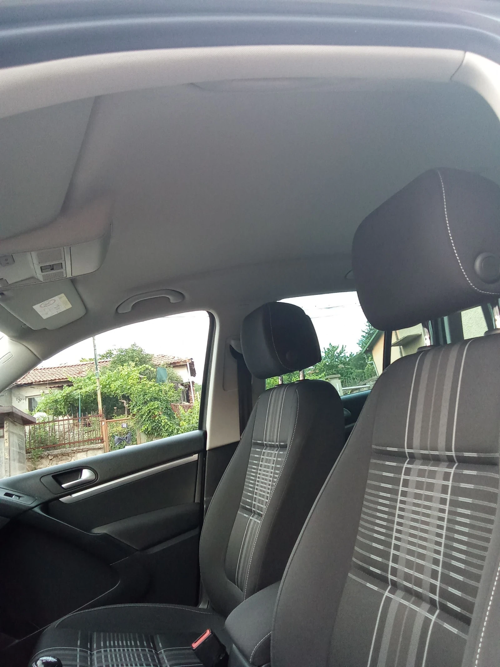 VW Tiguan 2.0 TDI LOUNGE, снимка 10 - Автомобили и джипове - 55314900
