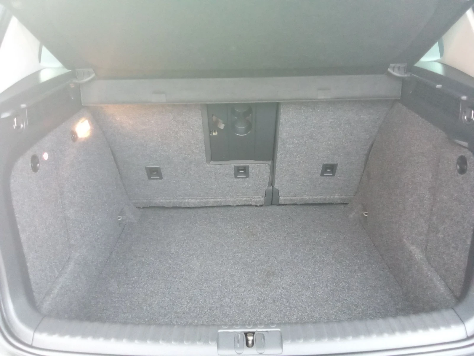 VW Tiguan 2.0 TDI LOUNGE, снимка 11 - Автомобили и джипове - 55314900