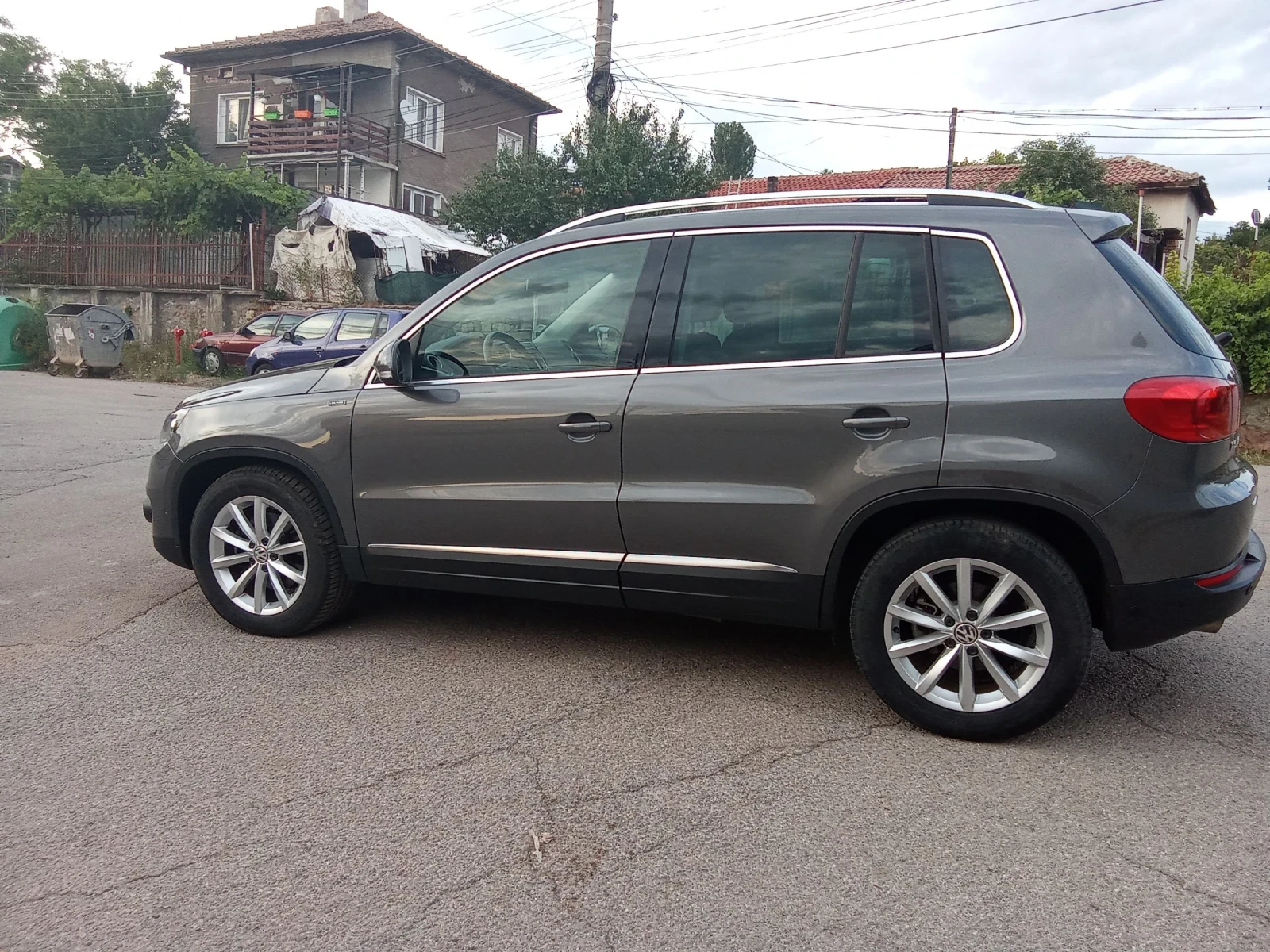 VW Tiguan 2.0 TDI LOUNGE, снимка 2 - Автомобили и джипове - 55314900