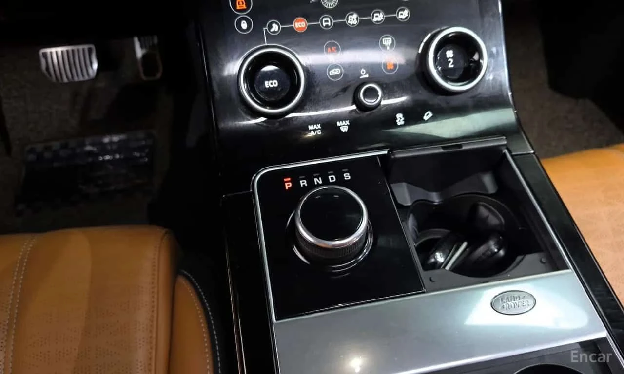 Land Rover Range Rover Velar * 3.0 D300 R Dynamic HSE * CARFAX * ���� �� �� | Mobile.bg � ����������� 9