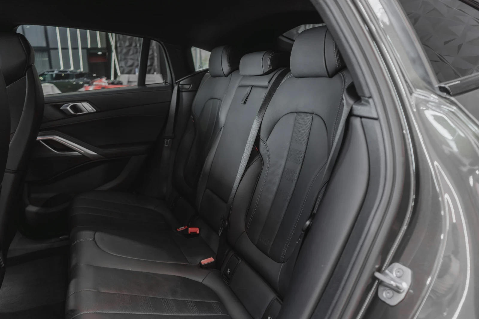 BMW X6 30d xDrive * SWAROVSKI * M PACKET * MAXTON * , снимка 13 - Автомобили и джипове - 55734539