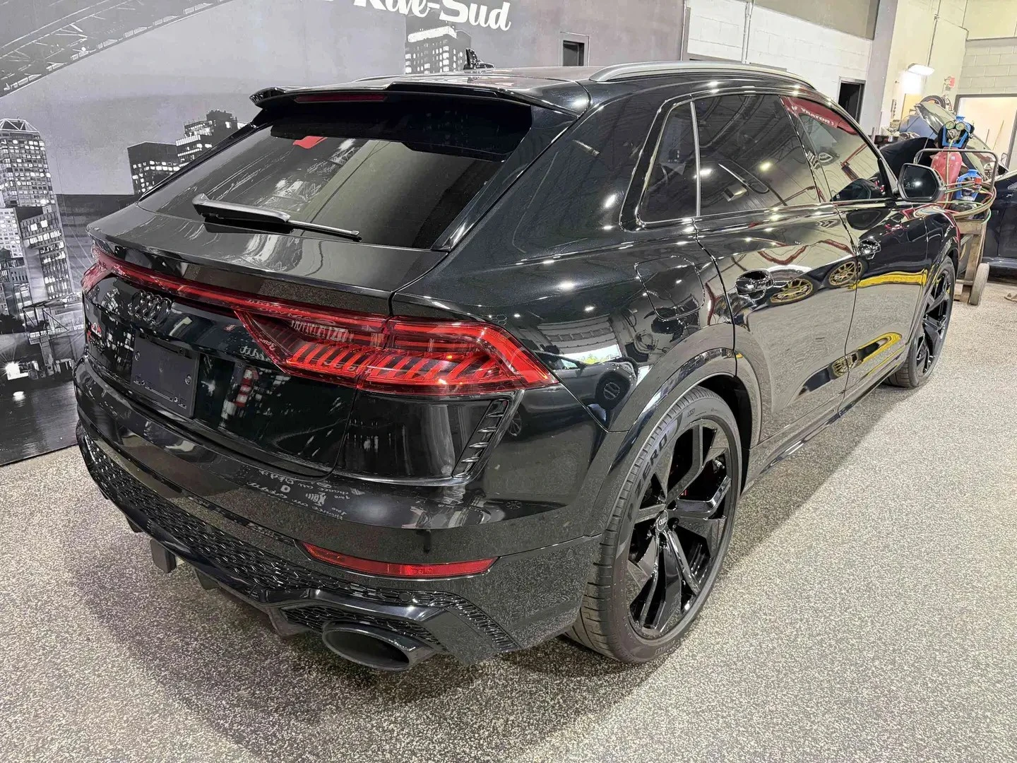 Audi RSQ8 TECHNIK ЦЕНА ДО БЪЛГАРИЯ АВТОКРЕДИТ, снимка 5 - Автомобили и джипове - 55927829