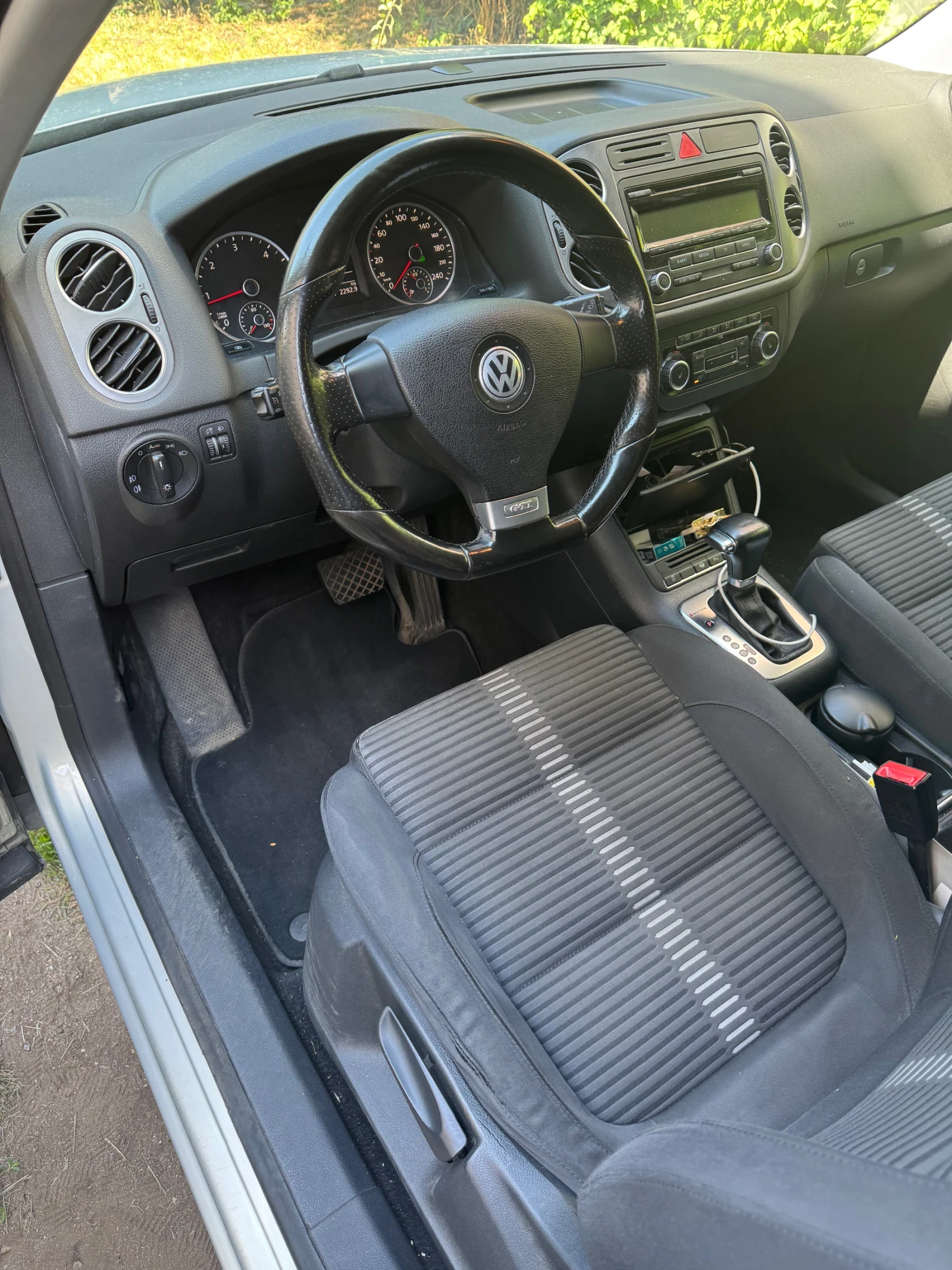 VW Tiguan 2.0 Tdi 4x4, снимка 5 - Автомобили и джипове - 55965782