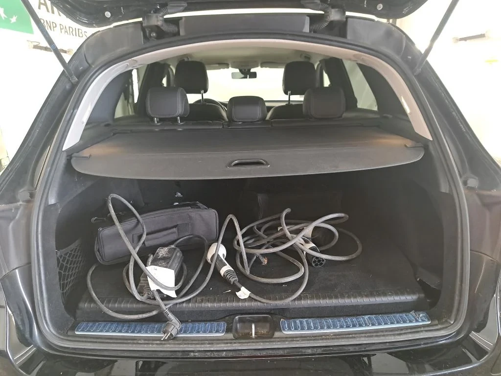 Mercedes-Benz GLC 300e 4Matic LED Navi-Pro Sport-Leather 96% SoH, снимка 9 - Автомобили и джипове - 56259221