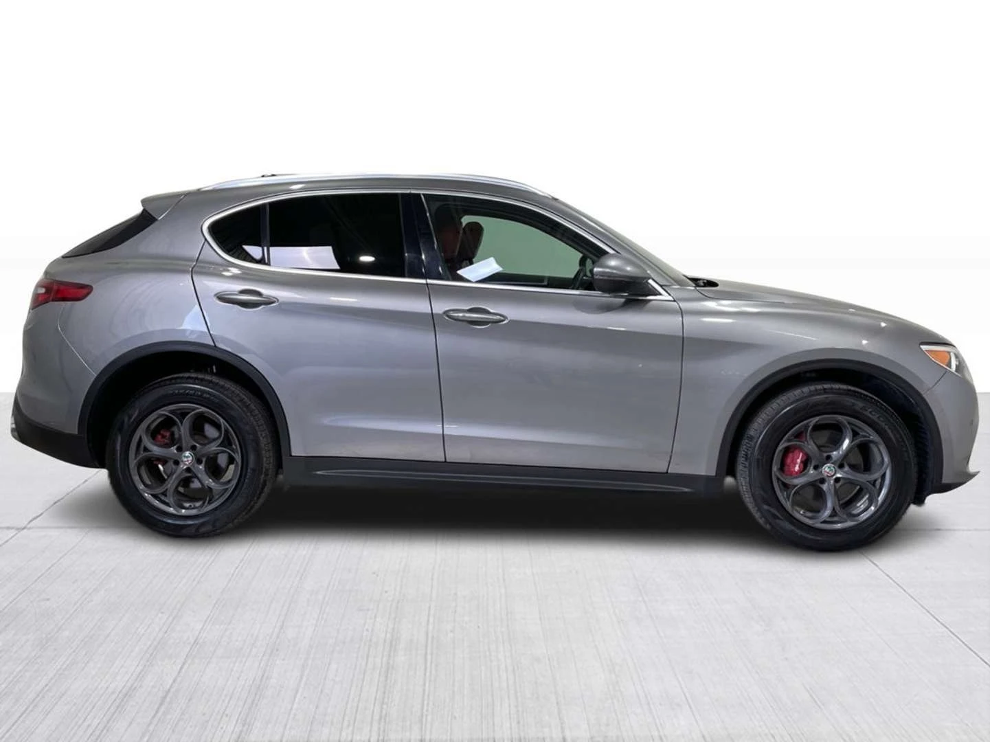 Alfa Romeo Stelvio AWD/КАМЕРИ/ПОДГРЕВ/КРАЙНА ЦЕНА, снимка 3 - Автомобили и джипове - 56315592