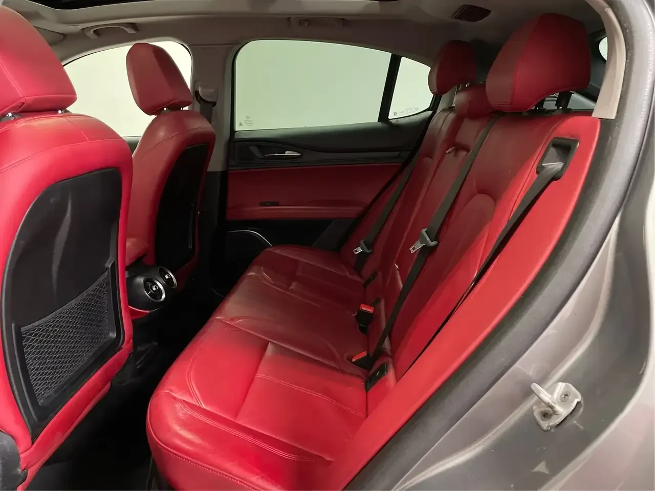 Alfa Romeo Stelvio AWD/КАМЕРИ/ПОДГРЕВ/КРАЙНА ЦЕНА, снимка 10 - Автомобили и джипове - 56315592