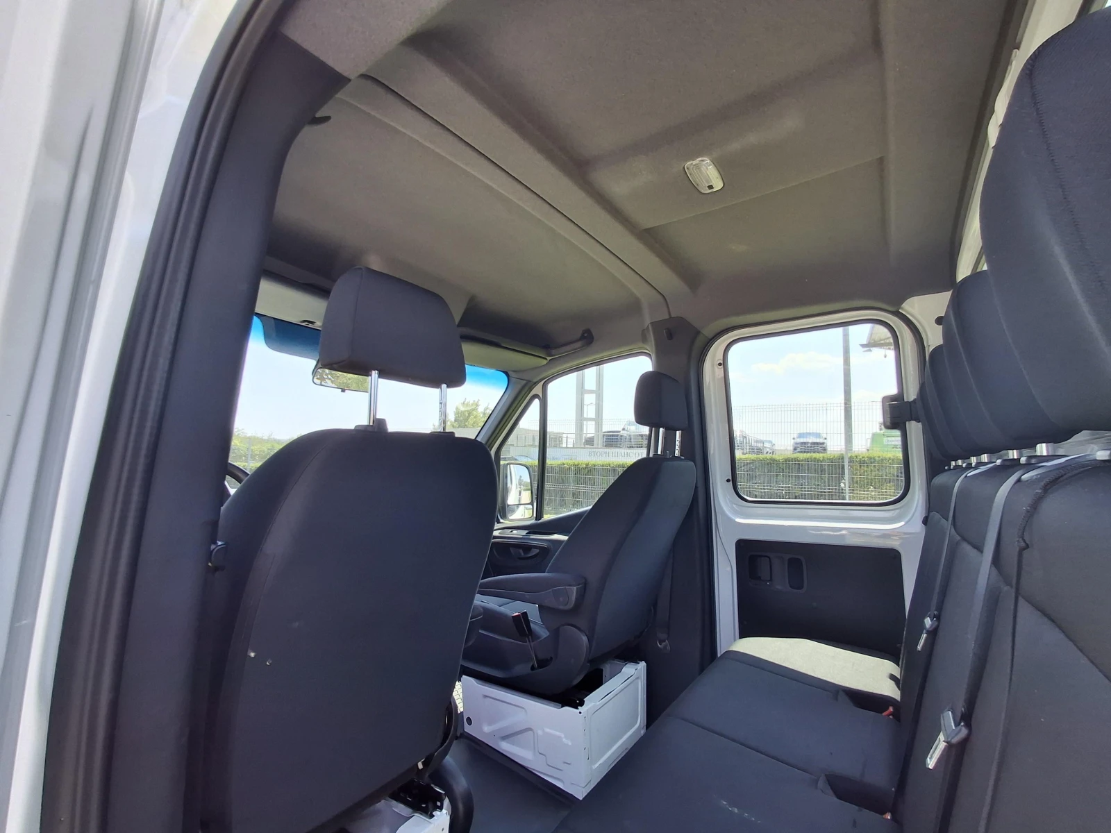 Mercedes-Benz Sprinter 317 DOKA 4X2 4325 - изображение 8