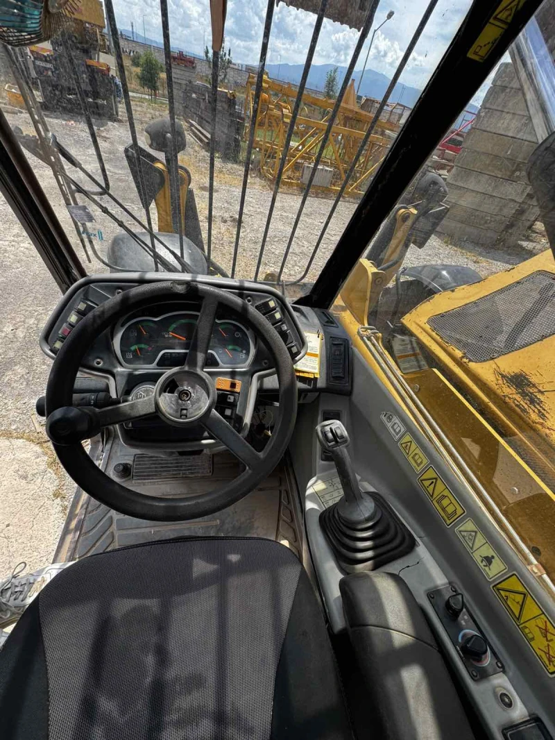 Телескопични товарачи Cat TH360B, снимка 4 - Индустриална техника - 52309661