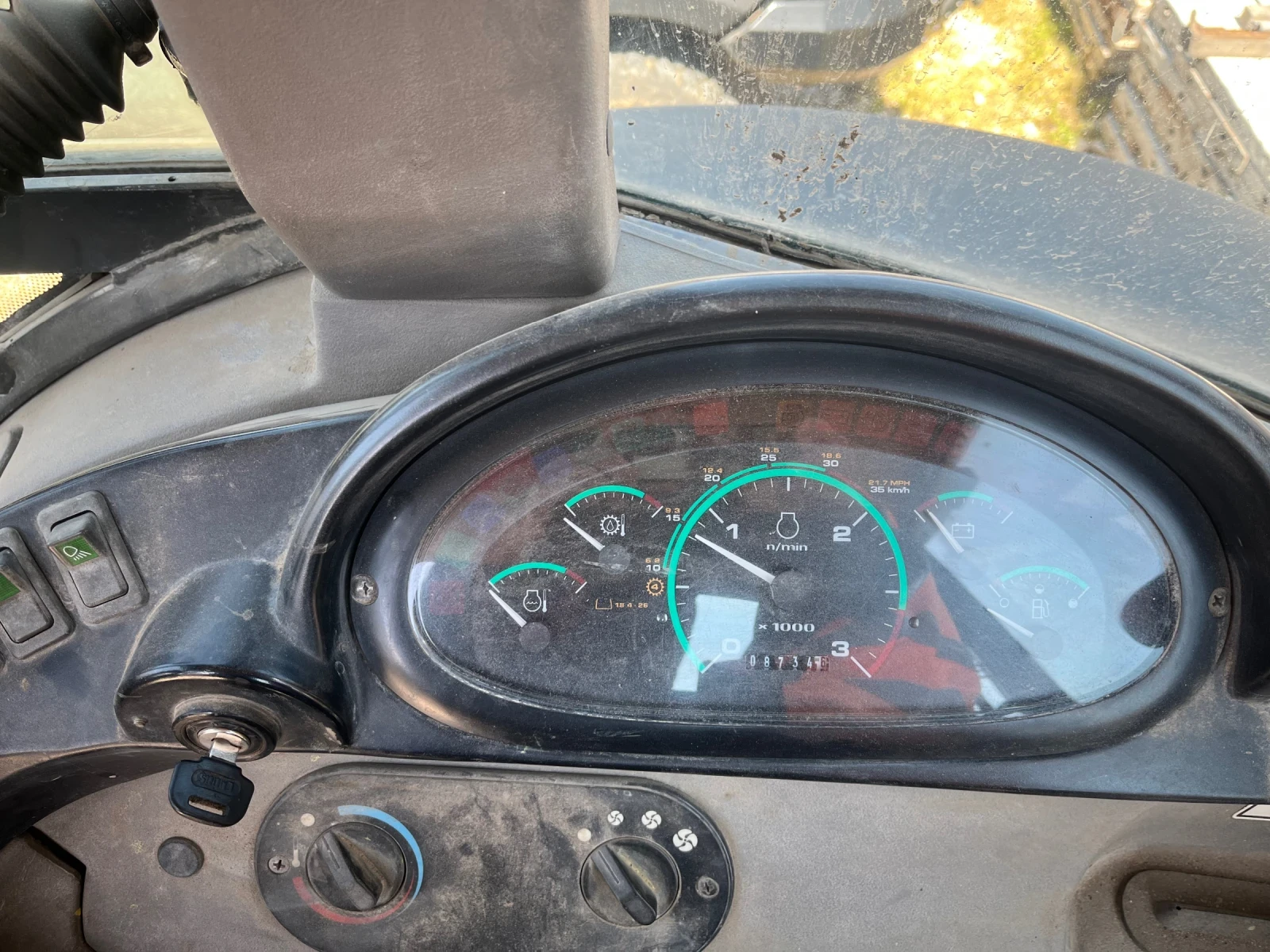 Багер Case 580, снимка 4 - Индустриална техника - 54345396