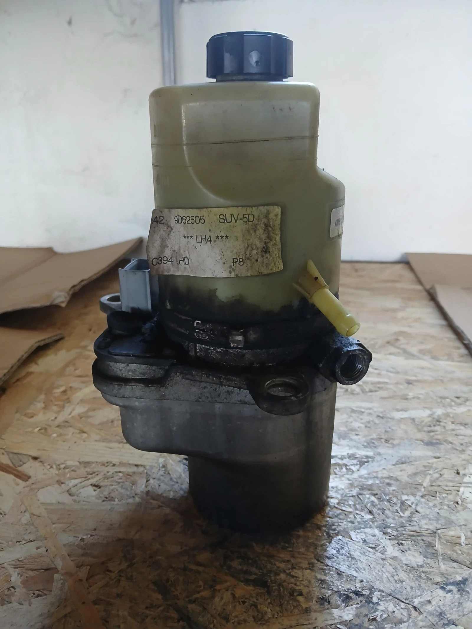 4M513K514DA хидравлична помпа Ford Kuga 2.0 дизел 