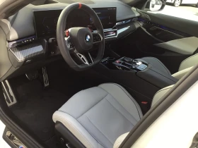 BMW M5 xDrive/INDIVIDUAL/B&W/ICONIC GLOW/PANO/360/HUD/, снимка 7