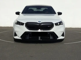 BMW M5 xDrive/INDIVIDUAL/B&W/ICONIC GLOW/PANO/360/HUD/, снимка 6