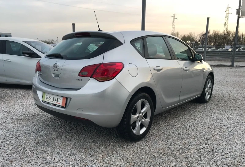 Opel Astra 1.7CDI* 125k.c.* Euro 5A* Лизинг, снимка 4 - Автомобили и джипове - 45055354