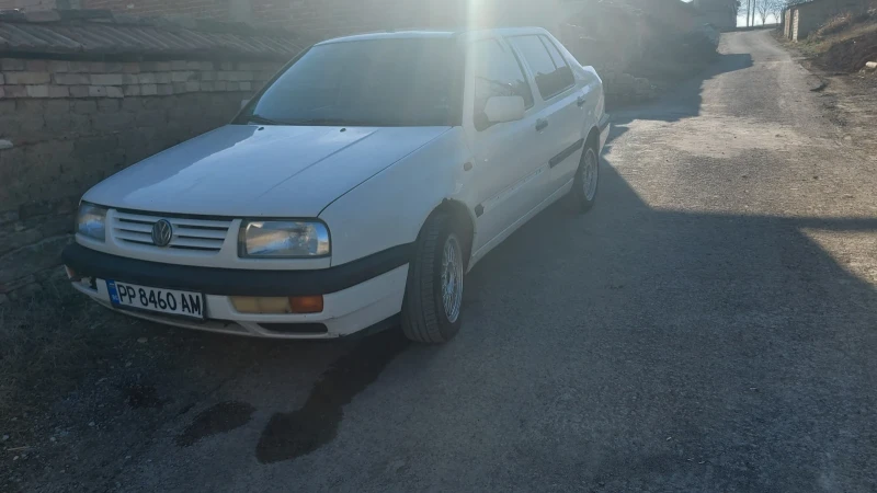 VW Vento, снимка 1 - Автомобили и джипове - 47553015