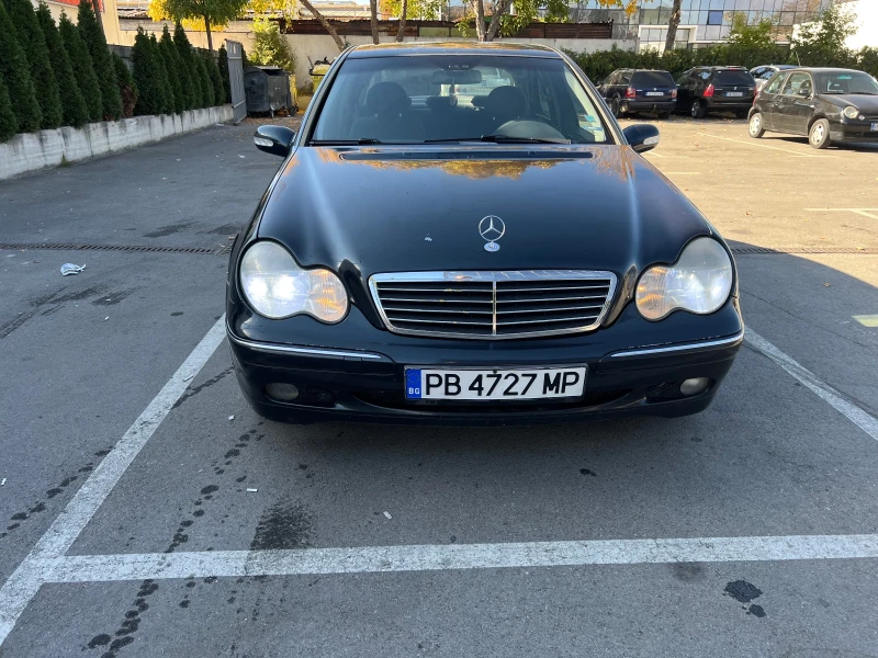 Mercedes-Benz C 220 2.2 cdi, снимка 3 - Автомобили и джипове - 47792035