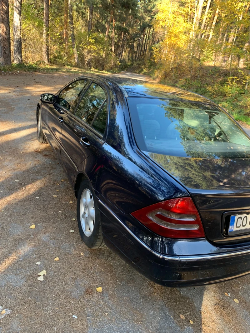 Mercedes-Benz C 220, снимка 4 - Автомобили и джипове - 47805224