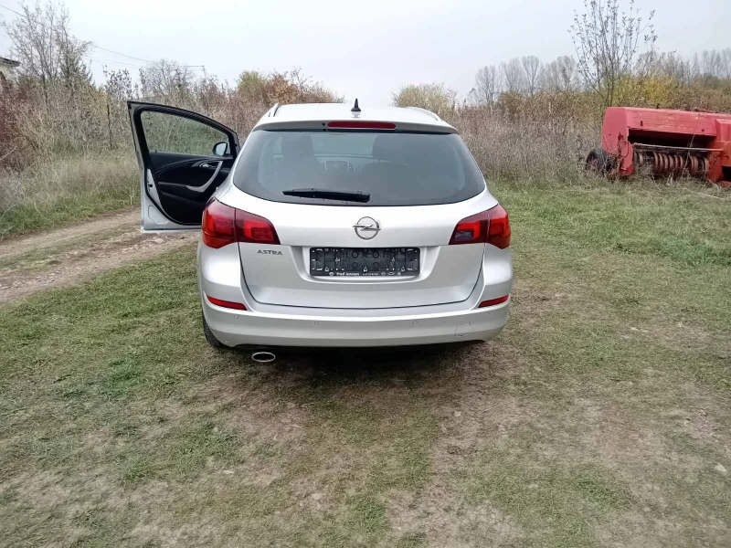 Opel Astra Sports Tourer 1.4 Cosmo, снимка 5 - Автомобили и джипове - 48308714