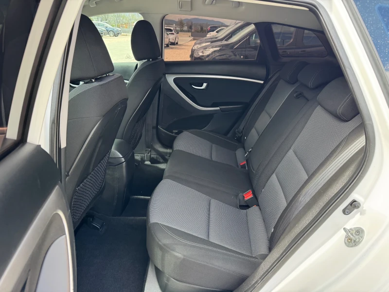 Hyundai I30 1.6CRDI AVTOMAT FULL, снимка 15 - Автомобили и джипове - 50816834