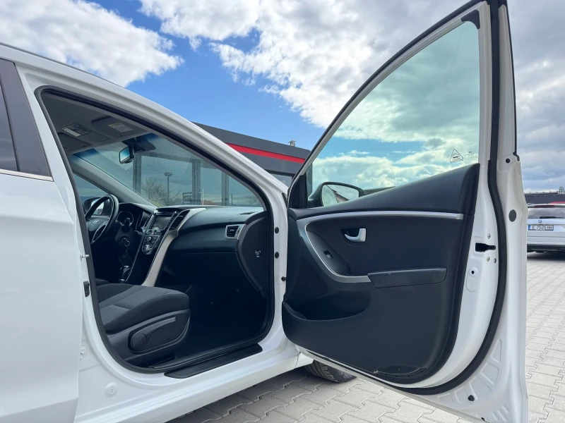 Hyundai I30 1.6CRDI AVTOMAT FULL, снимка 14 - Автомобили и джипове - 50816834