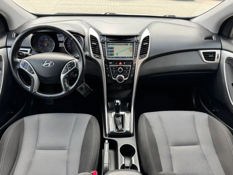 Hyundai I30 1.6CRDI AVTOMAT FULL, снимка 11 - Автомобили и джипове - 50816834