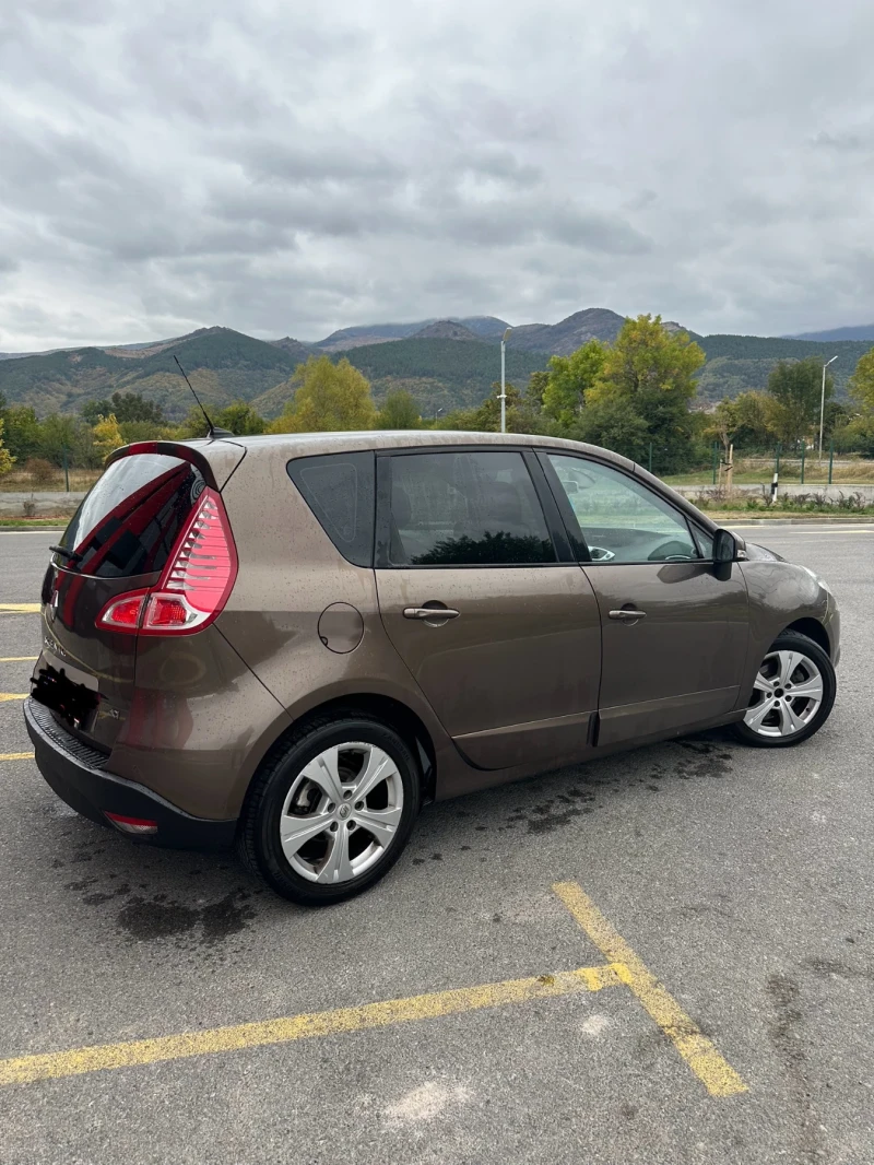 Renault Scenic 1.9, снимка 4 - Автомобили и джипове - 52301287