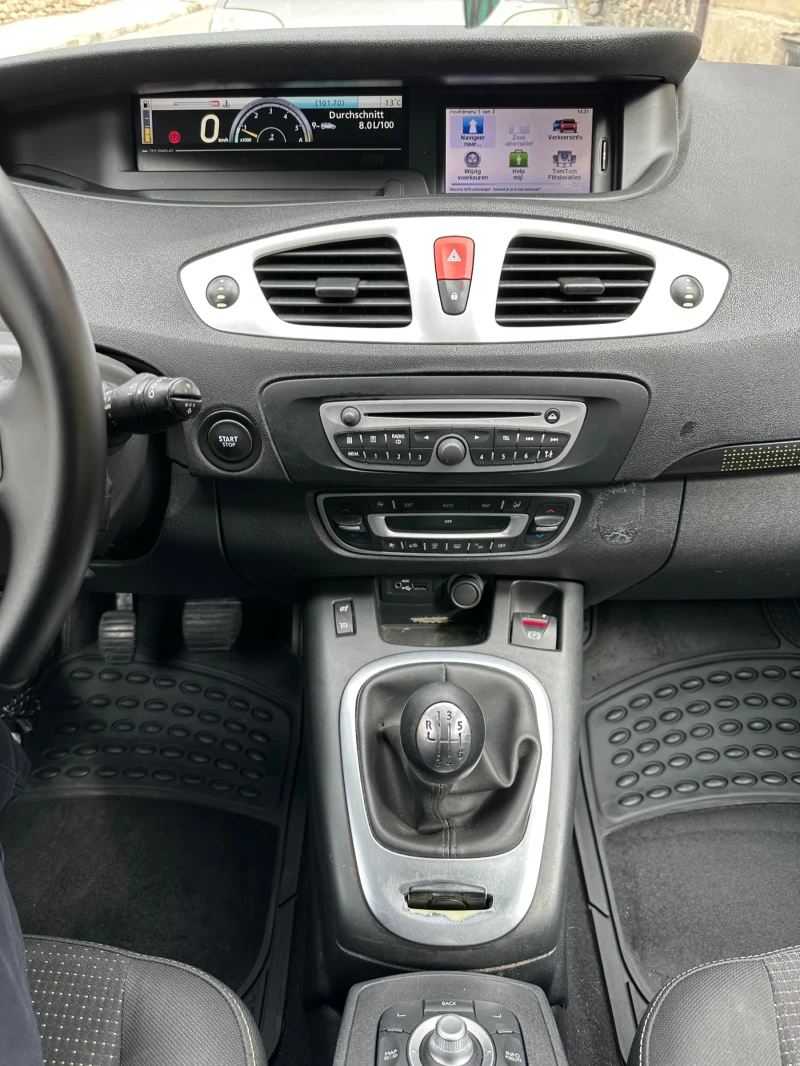 Renault Scenic 1.9, снимка 9 - Автомобили и джипове - 52301287