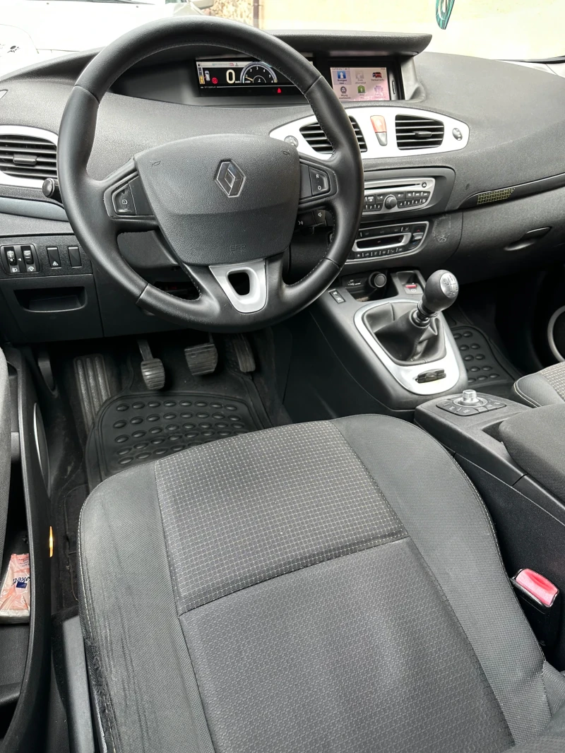 Renault Scenic 1.9, снимка 10 - Автомобили и джипове - 52301287