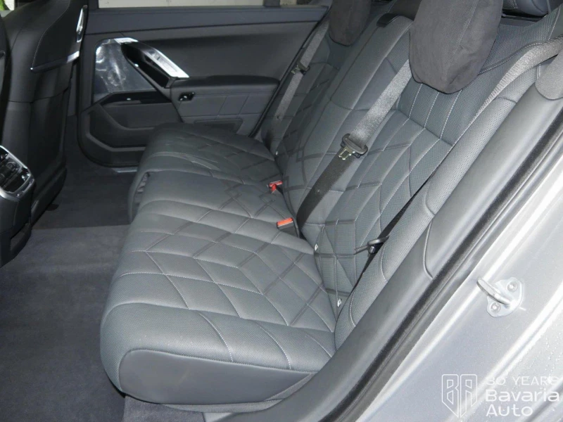 BMW i7 50 eDrive M Sport Paket, снимка 8 - Автомобили и джипове - 52834256