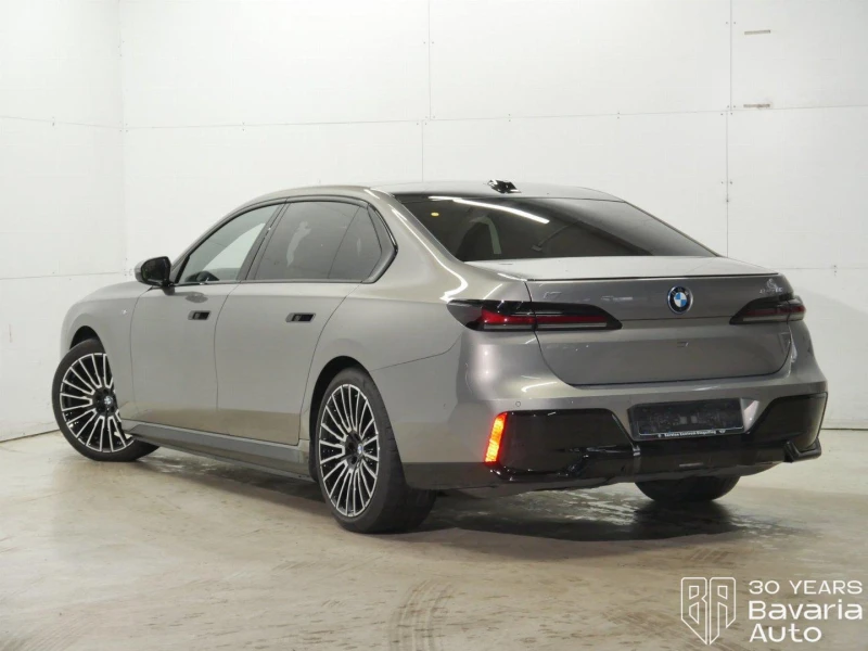 BMW i7 50 eDrive M Sport Paket, снимка 2 - Автомобили и джипове - 52834256