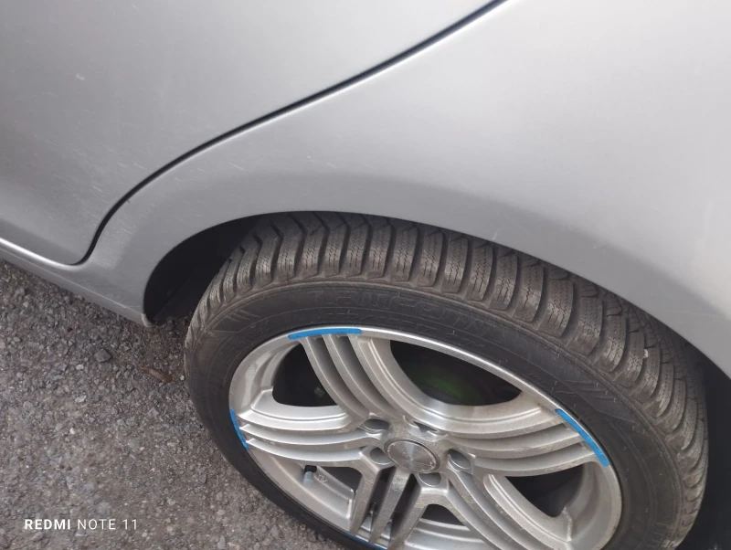 VW Golf 1.6 tdi, снимка 6 - Автомобили и джипове - 52955727