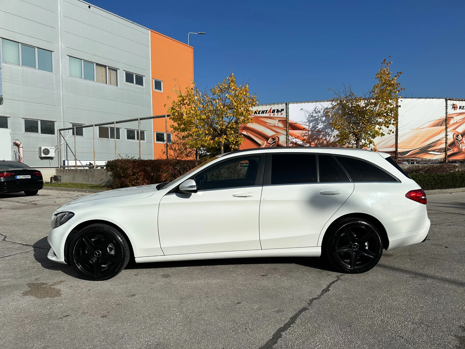 Mercedes-Benz C 200 Bluetec Автоматик - изображение 2