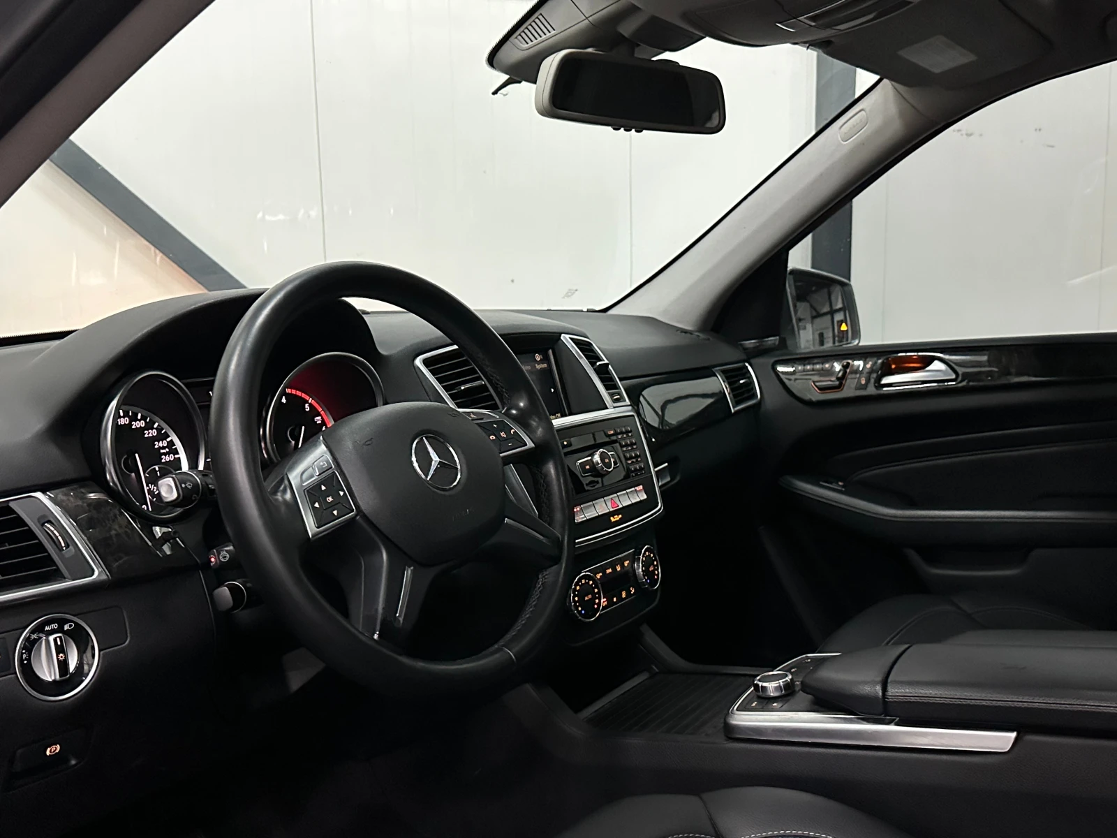 Mercedes-Benz ML 350 AMG* 137 000KM* МЪРТВИ ТОЧКИ* H/K* ПОДГРЕВ, снимка 8 - Автомобили и джипове - 49577204