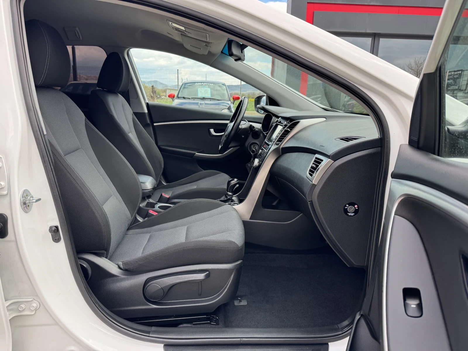 Hyundai I30 1.6CRDI AVTOMAT FULL | Mobile.bg   13