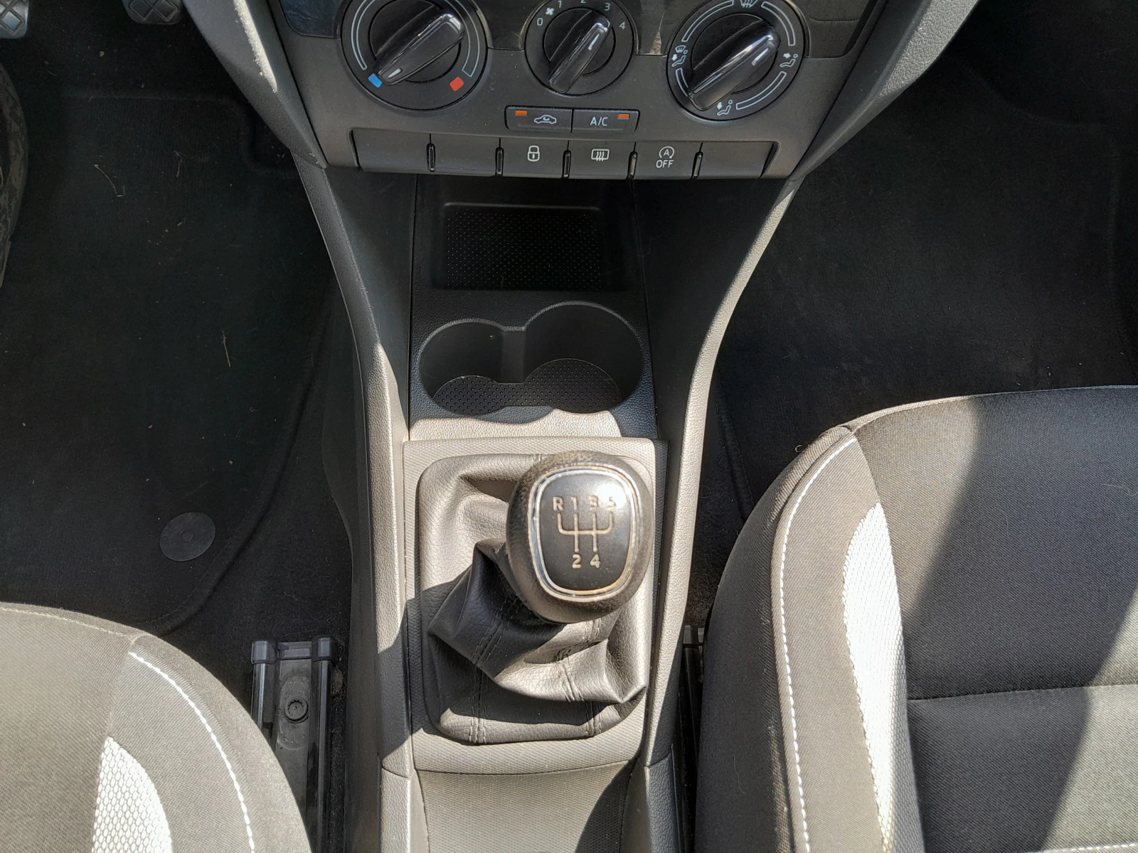 Skoda Rapid 1.6 TDI - изображение 10