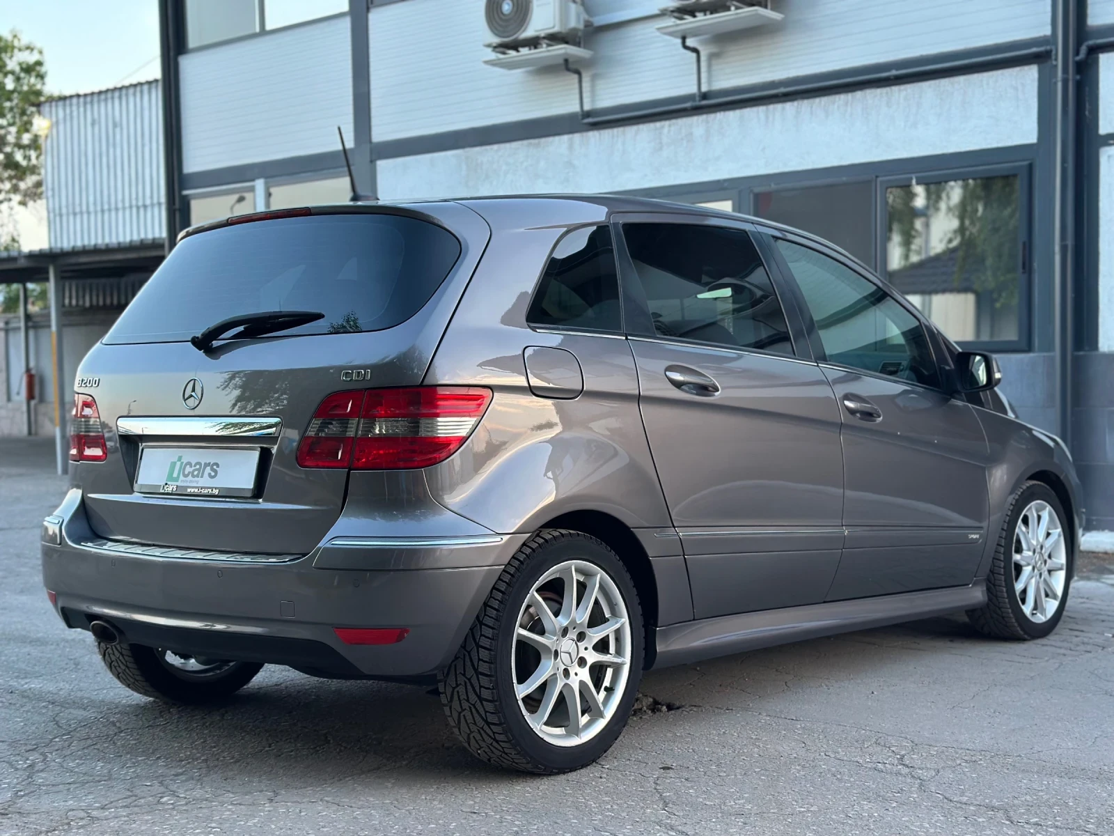Mercedes-Benz B 200  - изображение 6