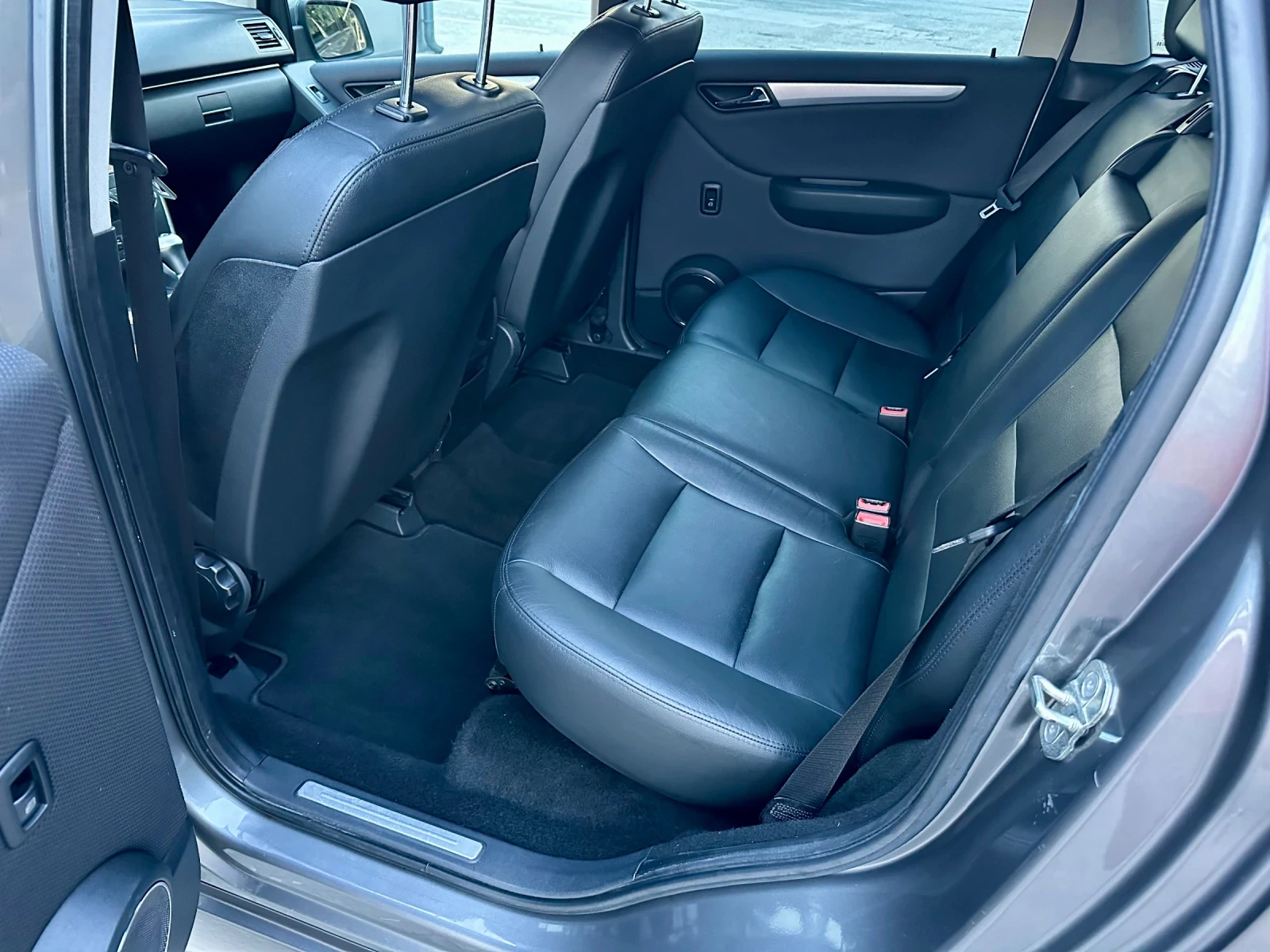 Mercedes-Benz B 200  - изображение 9
