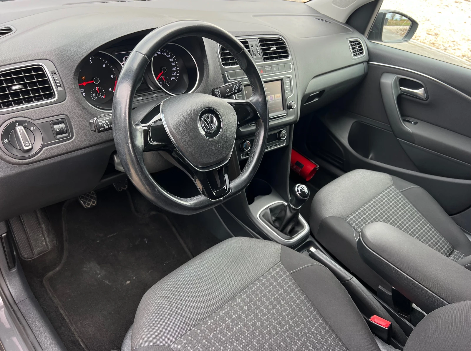 VW Polo 1.4HDI KLIMATRONIK/NAVI/UNIKAT | Mobile.bg   10