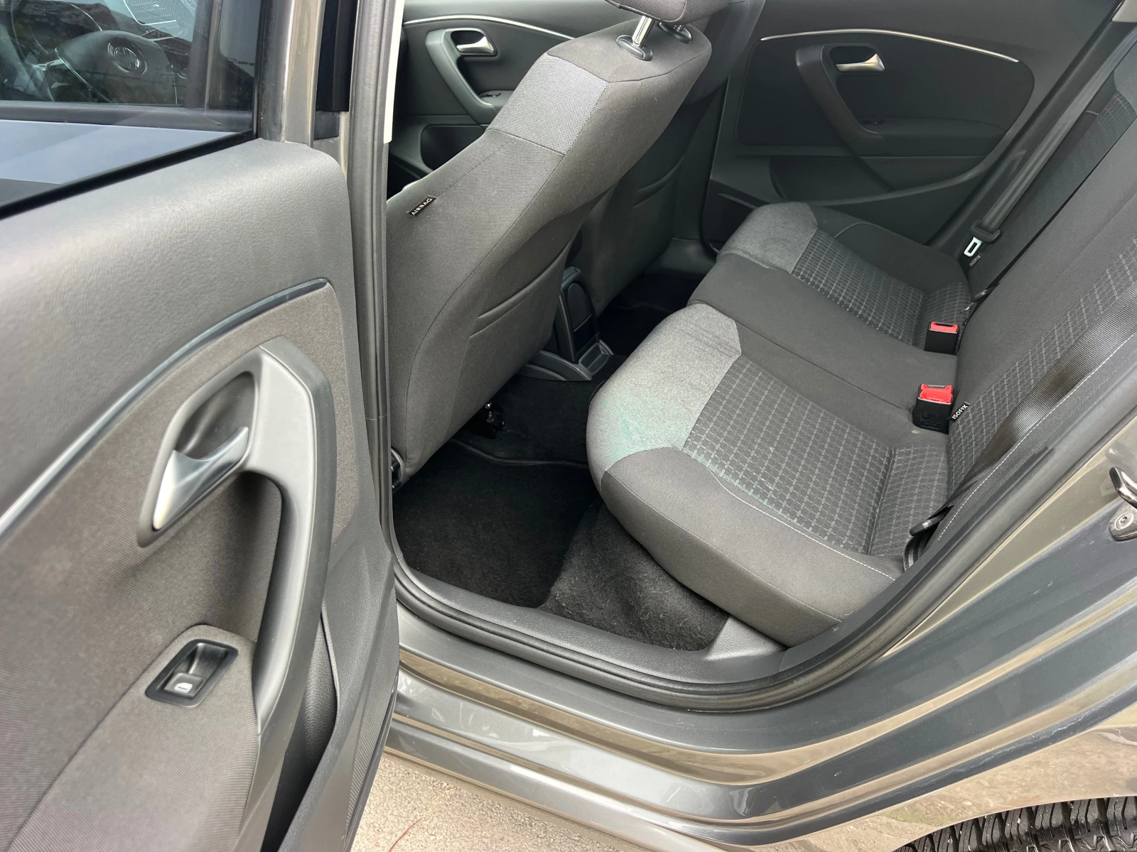 VW Polo 1.4HDI KLIMATRONIK/NAVI/UNIKAT | Mobile.bg   17