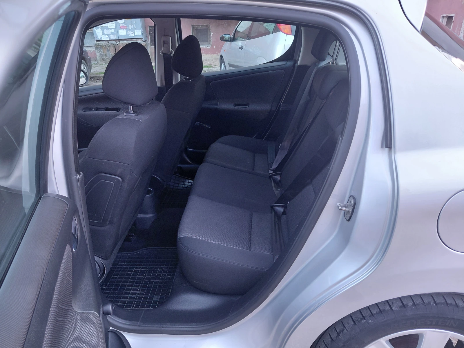 Peugeot 207 1.6 HDI, снимка 16 - Автомобили и джипове - 53736817