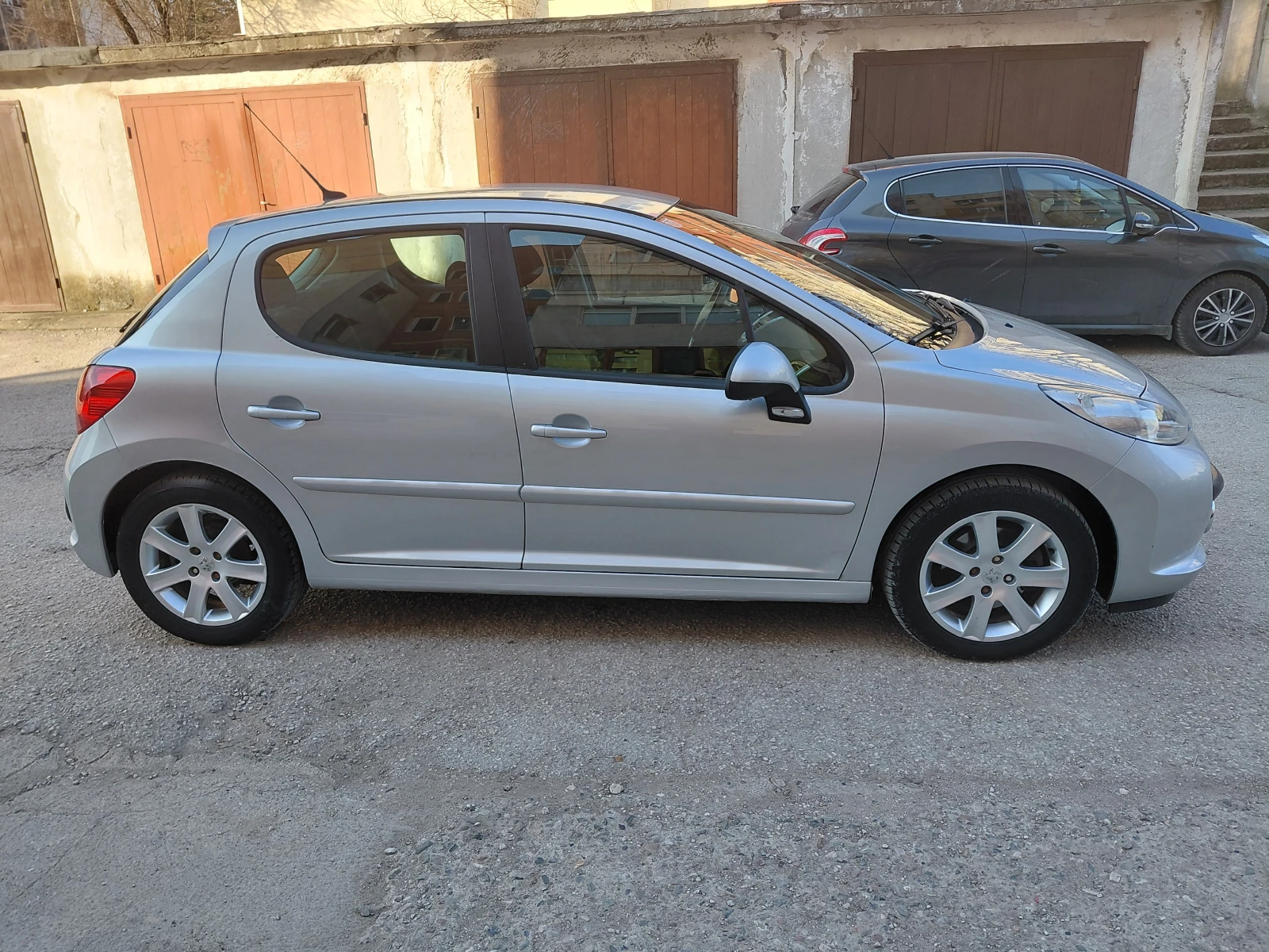 Peugeot 207 1.6 HDI, снимка 4 - Автомобили и джипове - 53736817