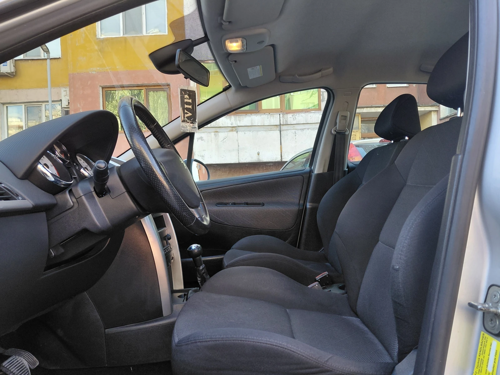 Peugeot 207 1.6 HDI, снимка 9 - Автомобили и джипове - 53736817