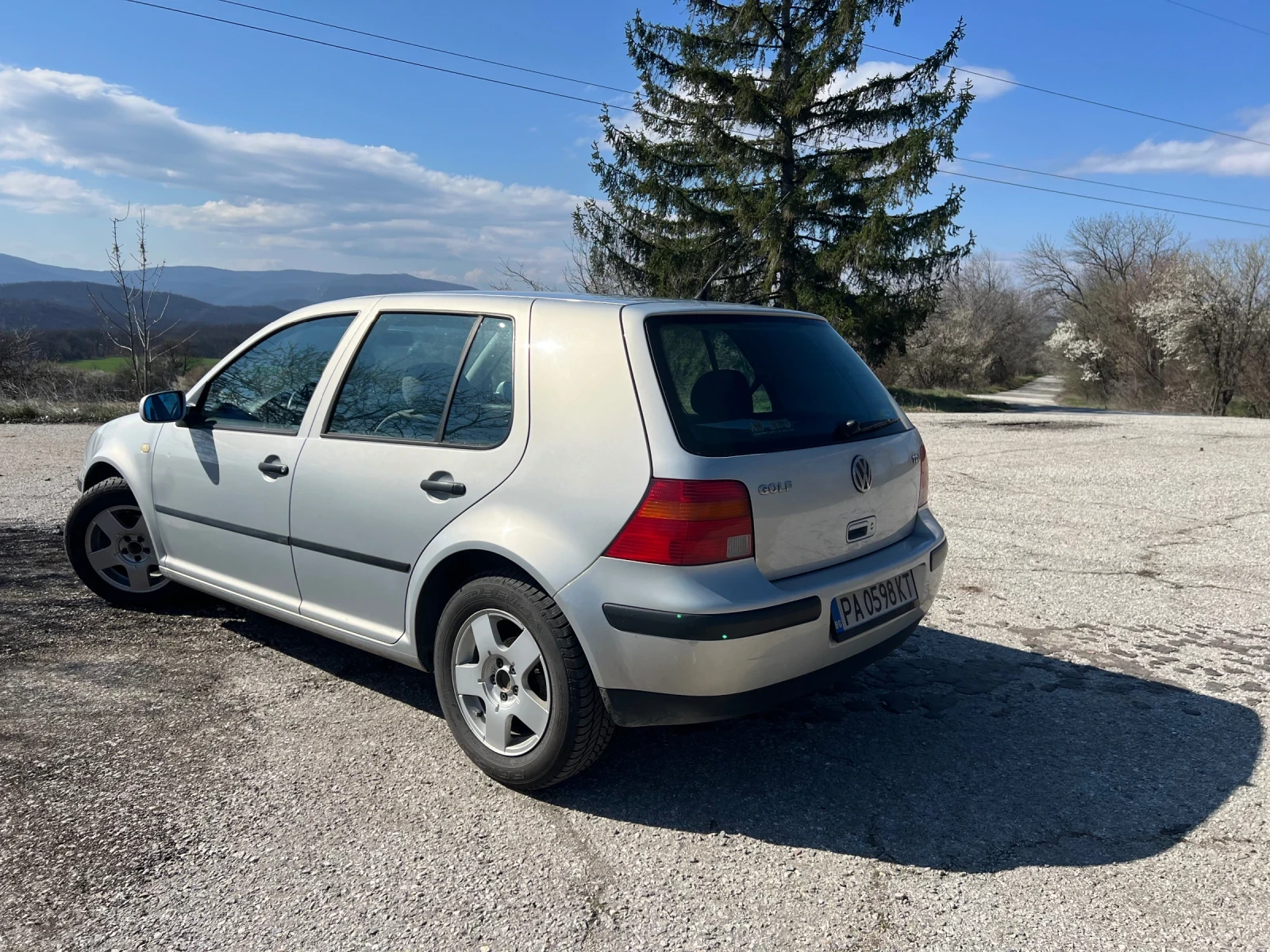 VW Golf 1.9tdi 110к.с., снимка 4 - Автомобили и джипове - 54097992