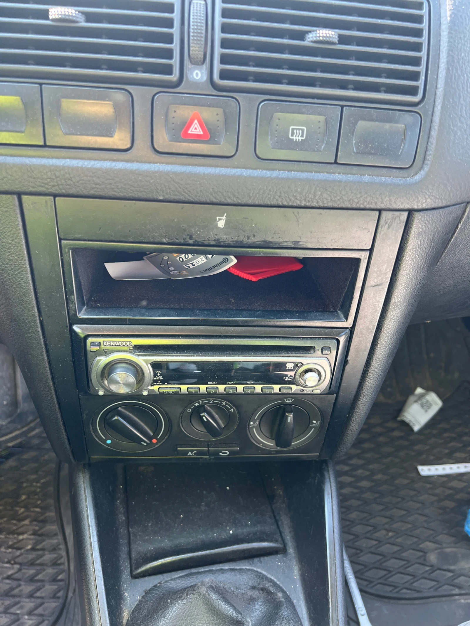 VW Golf 1.9tdi 110к.с., снимка 7 - Автомобили и джипове - 54097992